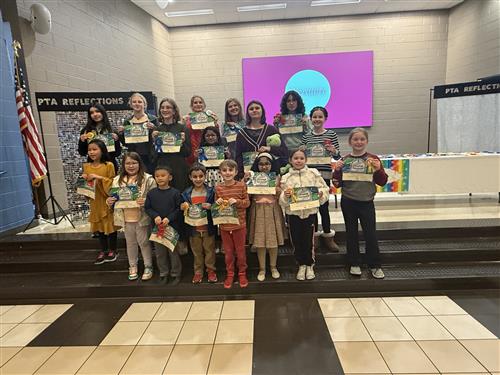 18 students holding awards in the Literature Contest